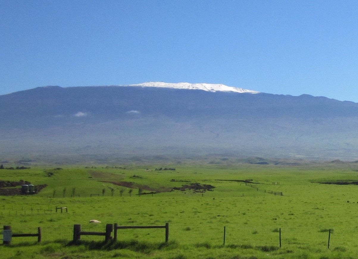 Mauna Kea.Mauna Loa snow